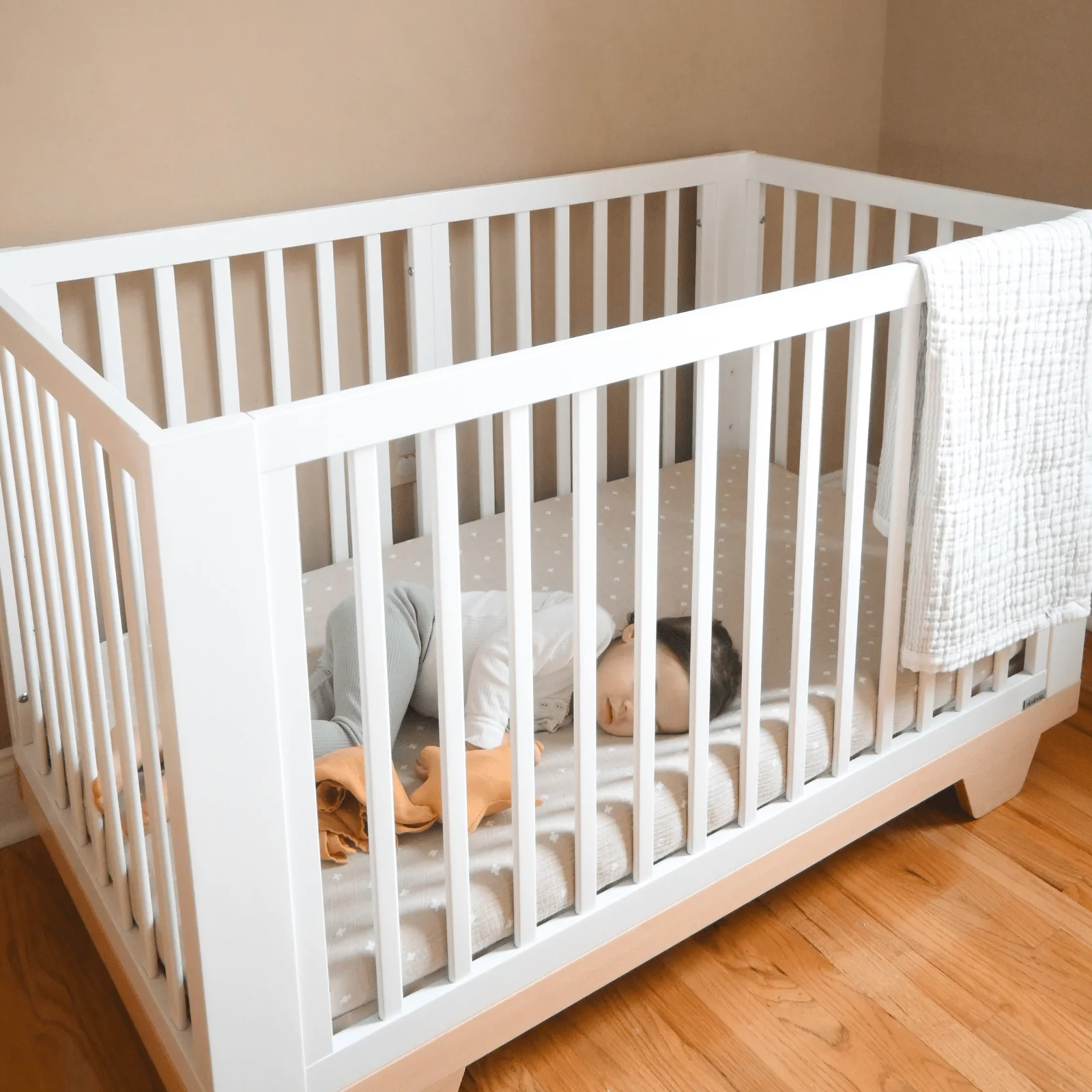 Spirit 8-in-1 Convertible Crib - Image 17