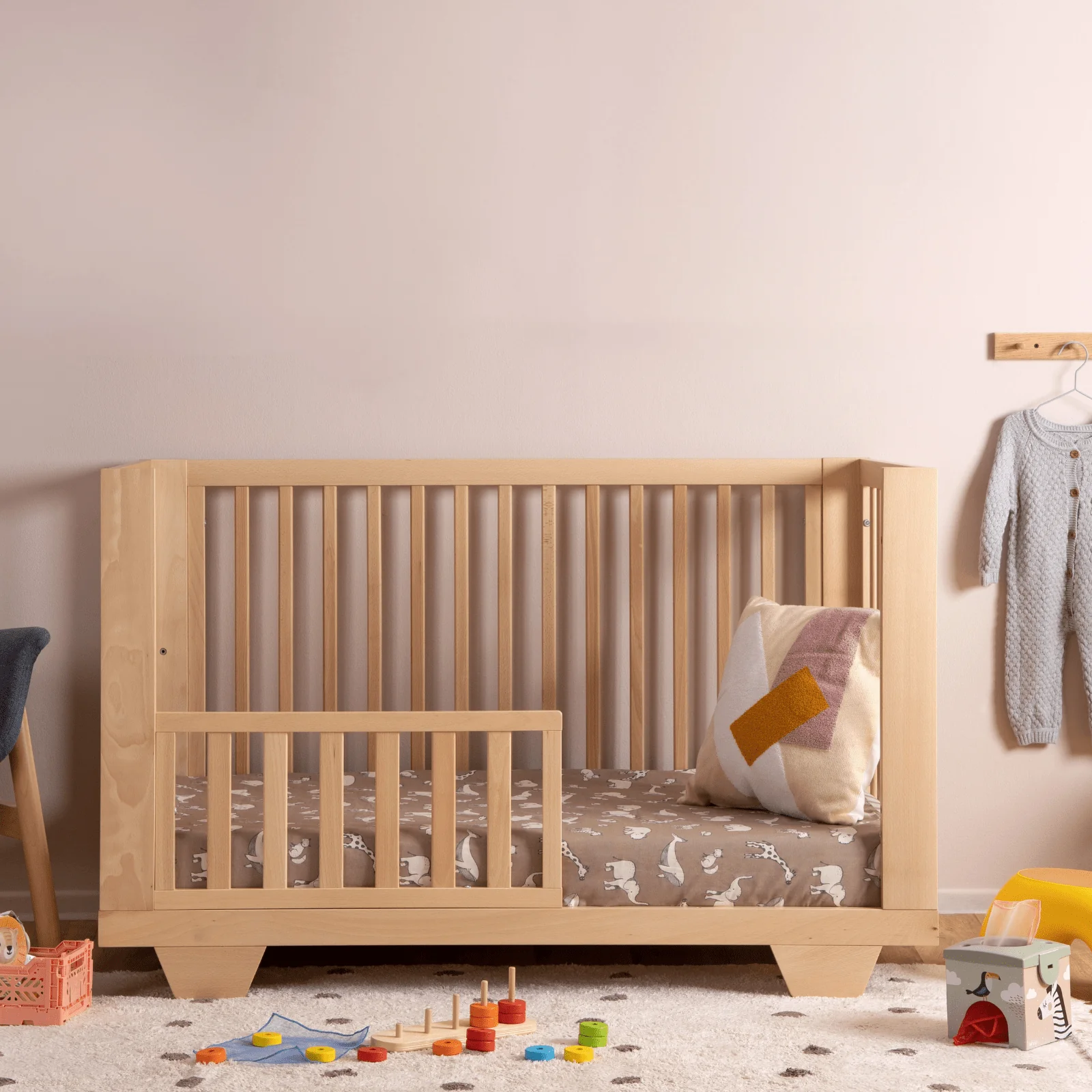 Spirit 8-in-1 Convertible Crib - Image 7