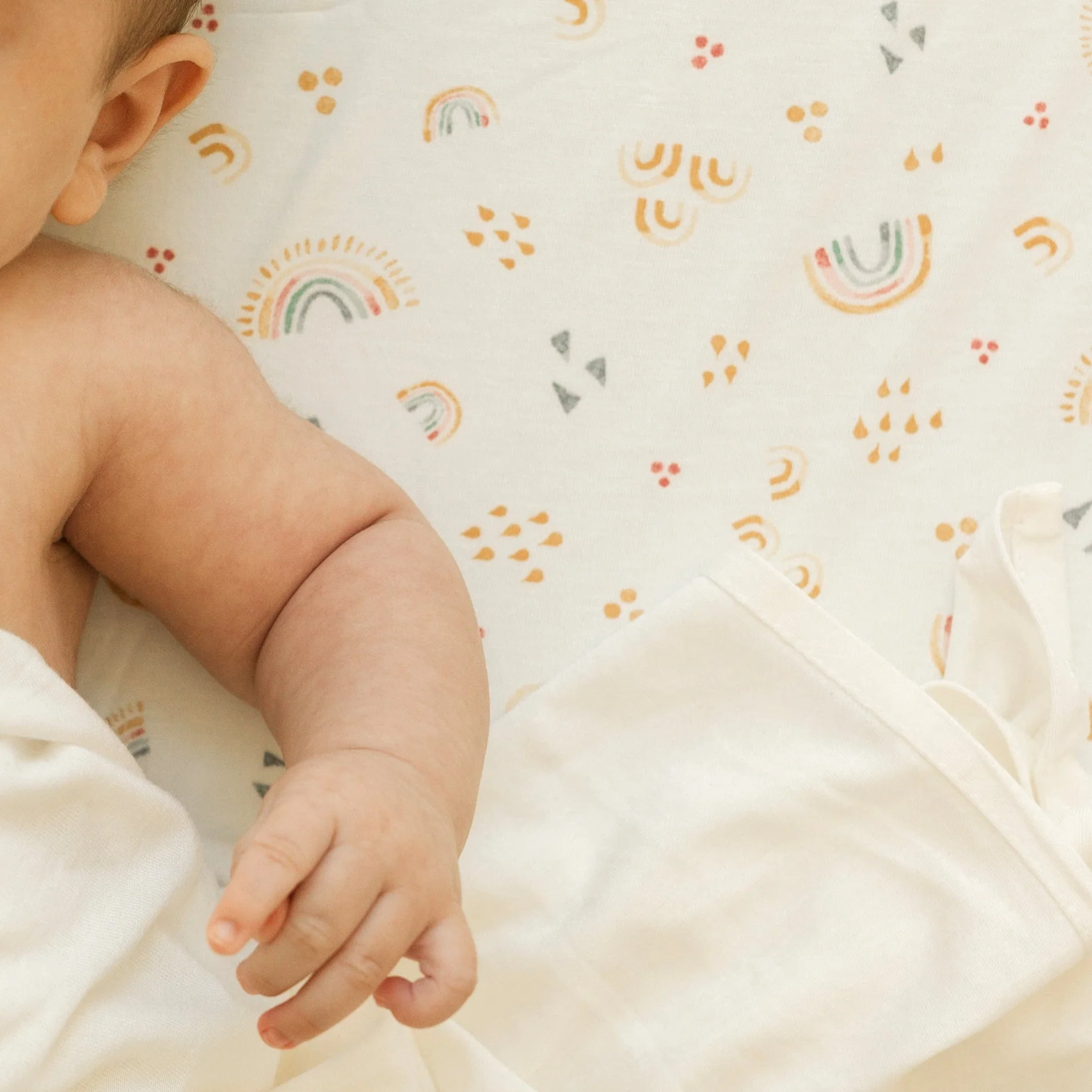 Stretch Knit Crib Sheet - Rainbows - Image 4